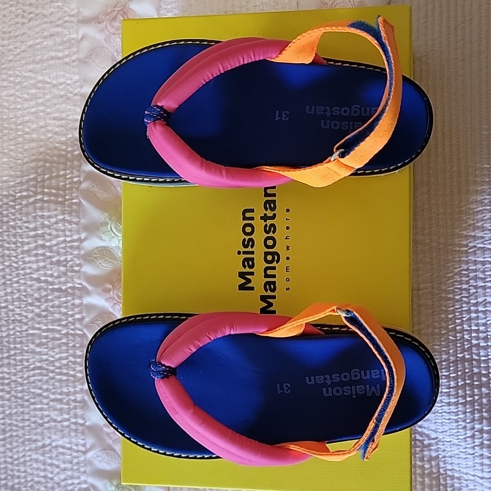 26). NWBox Maison Mangostan Pitahaya girl sandles Size Eur31/US13. 5
